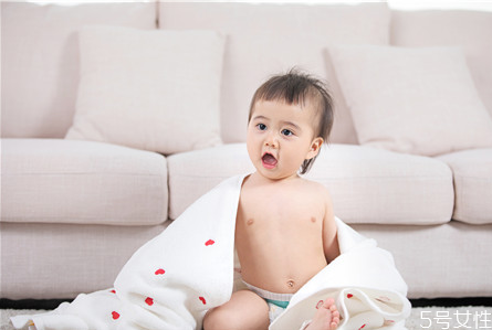 母乳親喂和瓶喂可以同時進行嗎 母乳親喂和瓶喂的區別