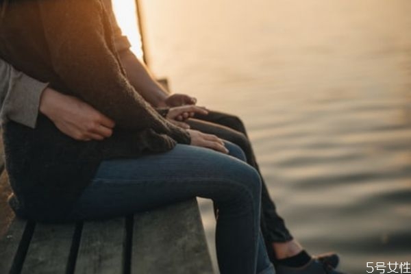 丈夫不愛妻子表現(xiàn) 一個(gè)男人對你狠心原因
