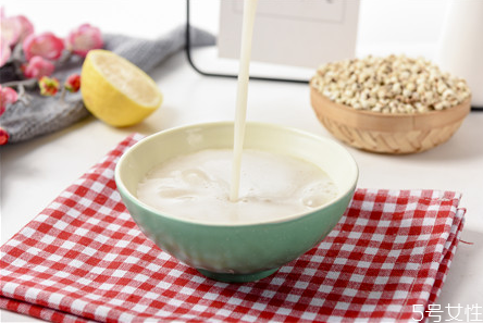 小孩喝豆漿會早發育嗎 小孩喝豆漿會性早熟嗎