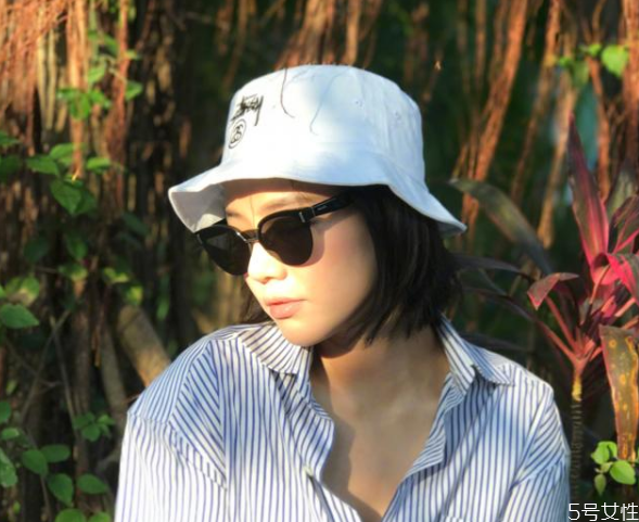 不同發型適合什么帽子 如何防止戴帽子把發型壓扁