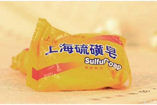 硫磺皂洗頭發正確方法 硫磺皂洗頭的注意事項