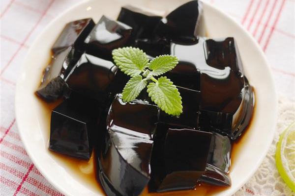 龜苓膏和燒仙草有什么區別 龜苓膏和燒仙草哪個降火