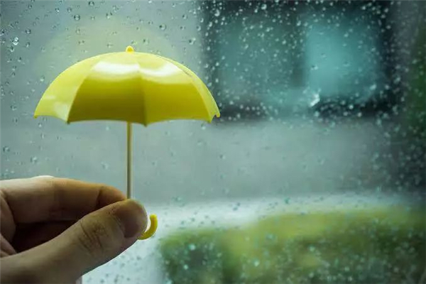 梅雨季節要開空調除濕有用嗎 梅雨季節開空調還要開加濕器嗎
