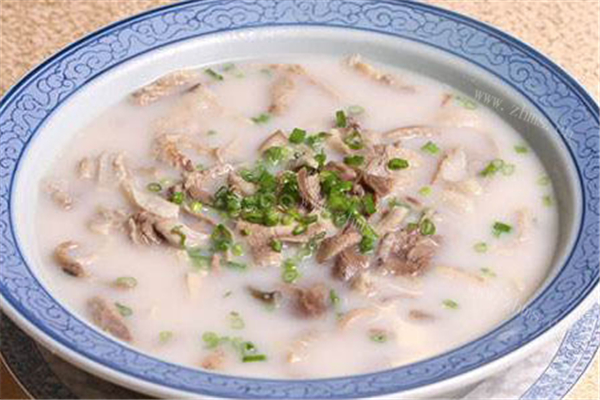 羊肉湯熬出來發黑是什么原因 羊肉湯怎么熬又濃又白