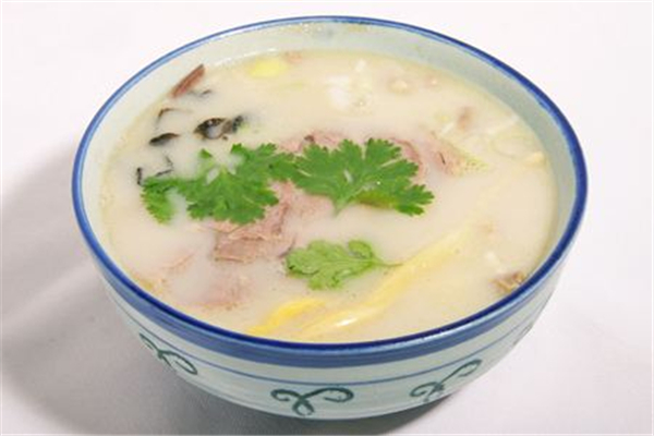 羊肉湯適合什么季節喝 羊肉湯喝多了會不會上火