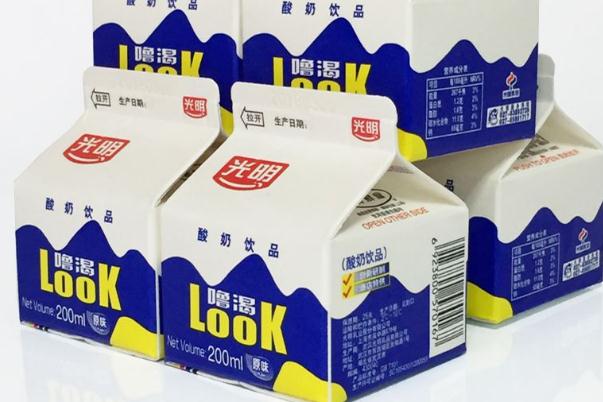 光明酸奶嚕渴有營養嗎 喝光明酸牛奶的最佳時間