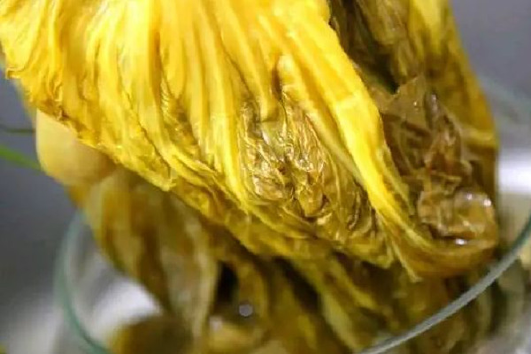 酸菜發白了能吃嗎 酸菜變質什么樣