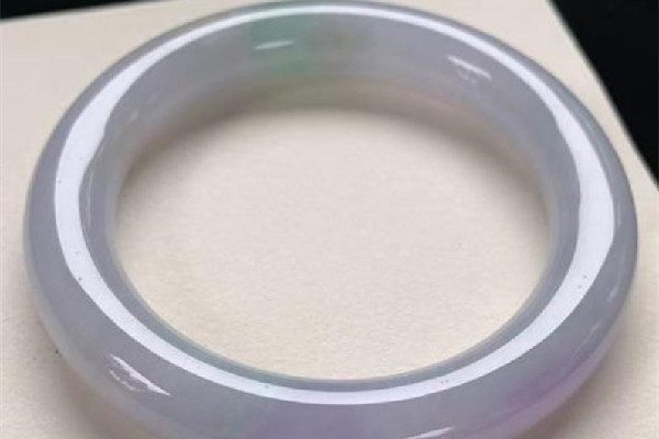 翡翠手鐲用什么油保養 翡翠手鐲多久保養一次