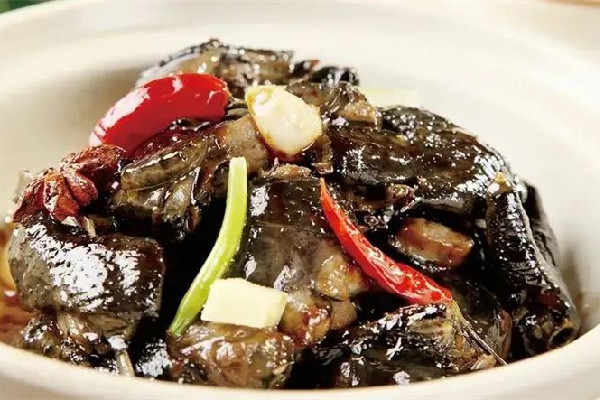 烏雞和普通雞的區別 烏雞和普通雞的營養是一樣的嗎