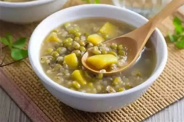 綠豆湯可以冰鎮喝嗎 綠豆湯冰鎮喝好還是熱著喝好
