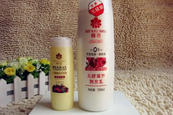 蜂花護(hù)發(fā)素和拉芳護(hù)發(fā)素那個好用 蜂花護(hù)發(fā)素適合什么發(fā)質(zhì)