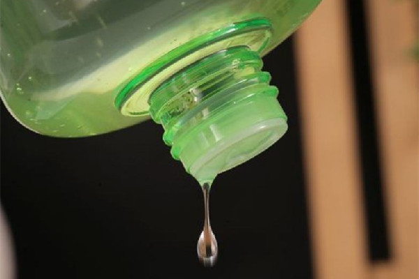 蘆薈爽膚水會(huì)黏膩嗎 蘆薈爽膚水會(huì)長痘嗎