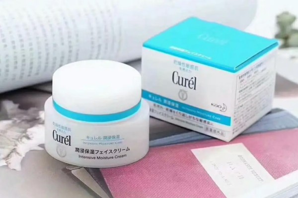 保濕面霜使用方法 保濕面霜什么季節用