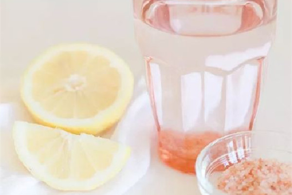 淡鹽水和生理鹽水的區別 淡鹽水是食用鹽加水嗎