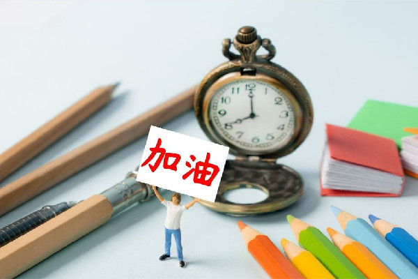 高?；貞?yīng)考生因航班延誤錯過復試 考研復試需要準備什么